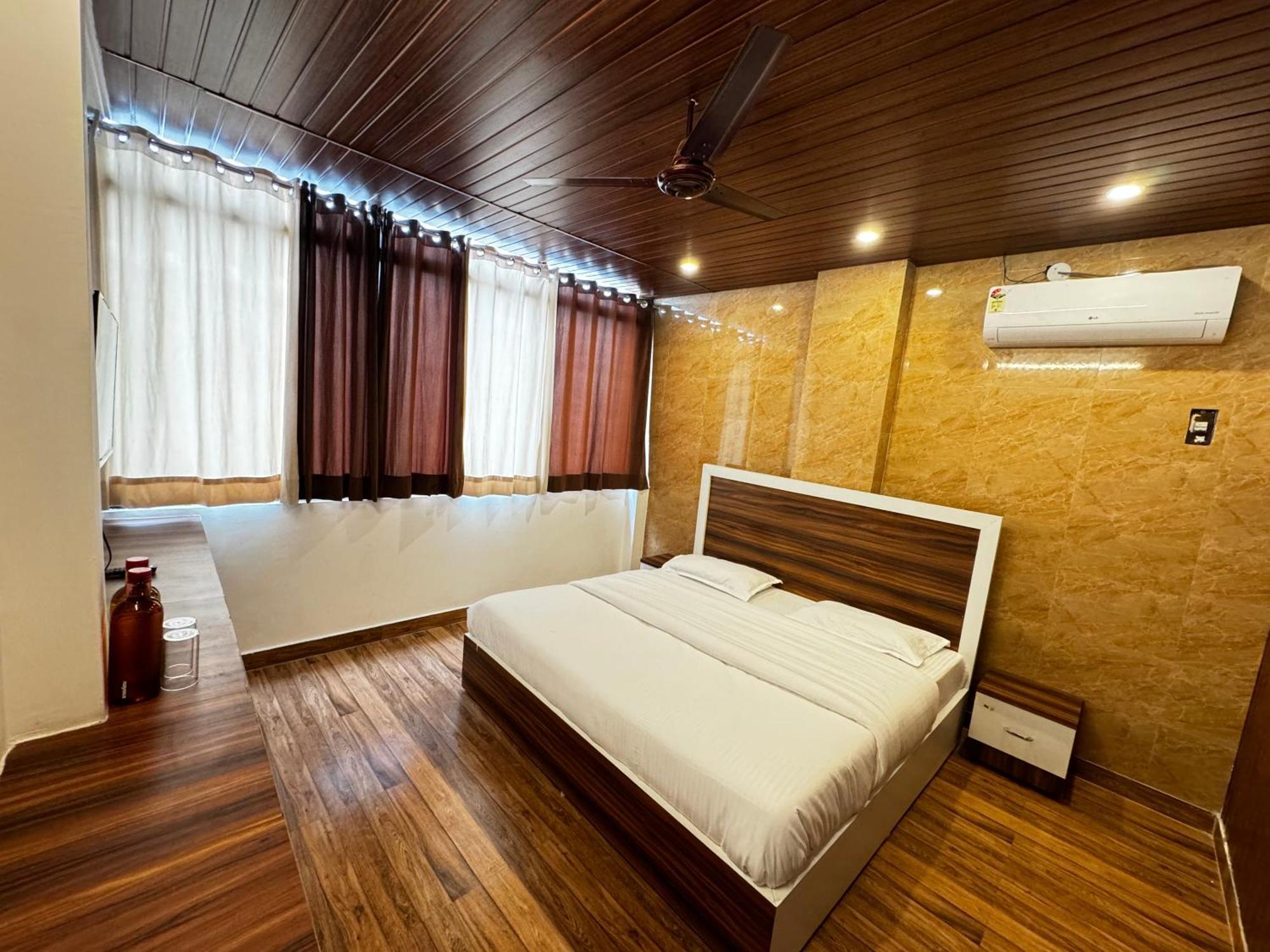 Hotel Walk Inn Faridabad Exterior photo